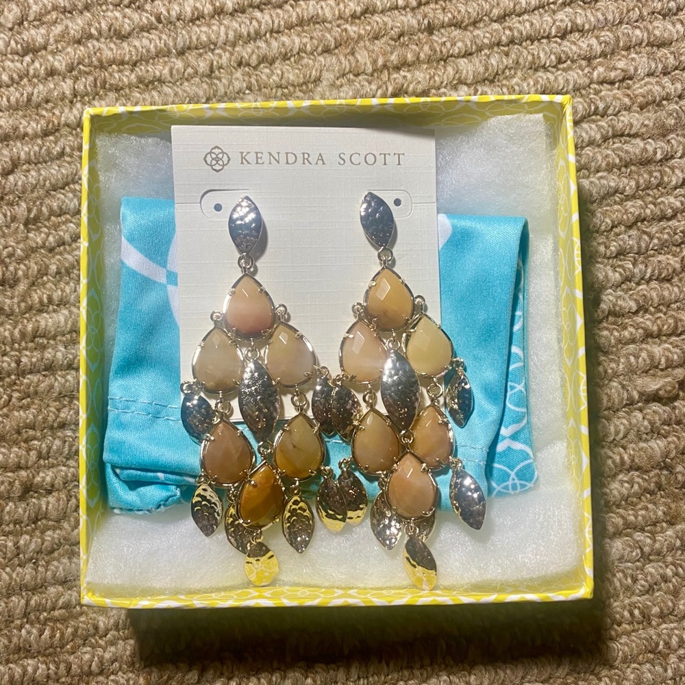Kendra scott dangle earrings